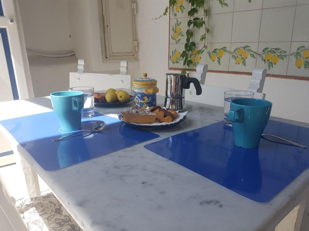 Con I Piedi Nell'Acqua Apartment Stromboli Exterior photo